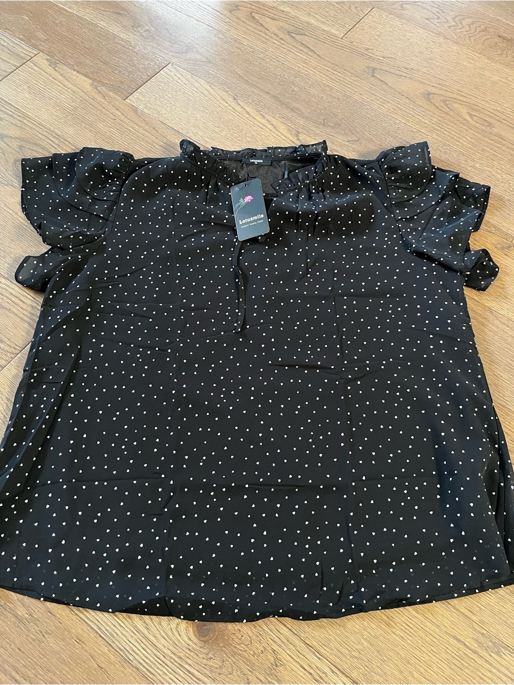 Lutusmile Black Heart Polka Dot Flutter Sleeve Top